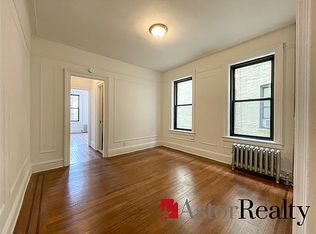 30-35 34th St #B3, Astoria, NY 11103