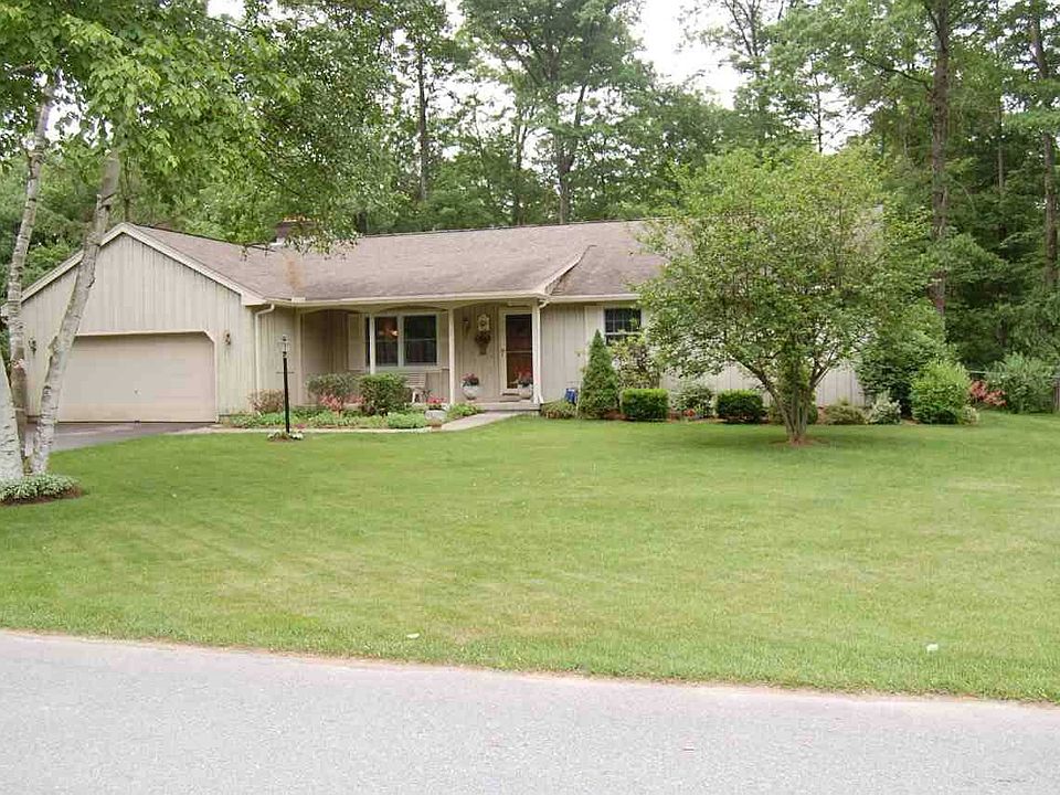 1st image of 11 Maplewood Dr