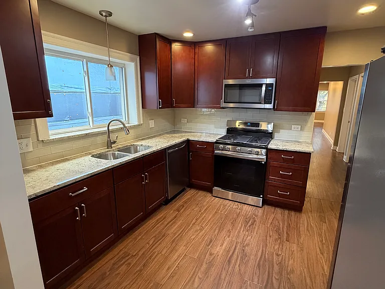 2316 W Arthur Ave #2 — Photo 14
