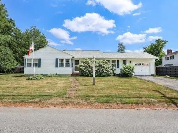 68 Robinson Road, Nashua, NH 03060