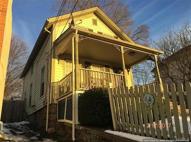 1st image of 220 N Main St
