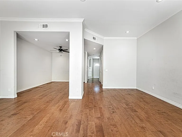 2345 Montrose Ave #2 — Photo 7