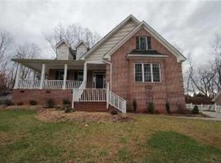 2516 York Ln, Graham, NC 27253