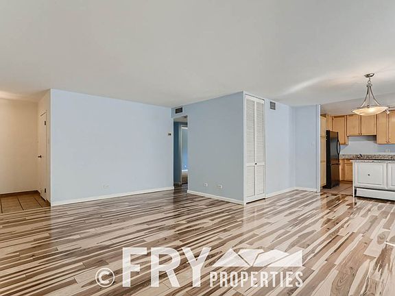 3rd image of 1200 N Humboldt St APT 204