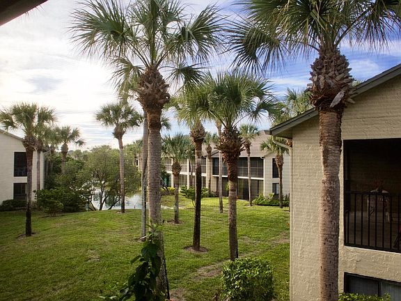 2nd image of 28 Village Del Prado Cir