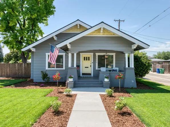 2233 14th Ave, Kingsburg, CA 93631