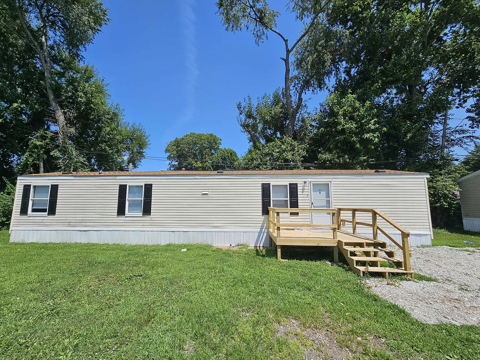 3 bed, $953 — Photo 2