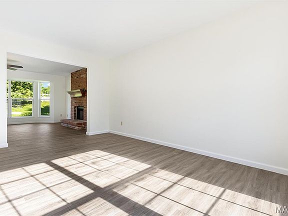 4th image of 16987 Hickory Forest Ln