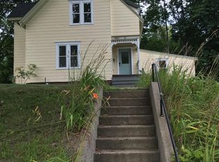 6 Crawford St #A, Plymouth, NH 03264