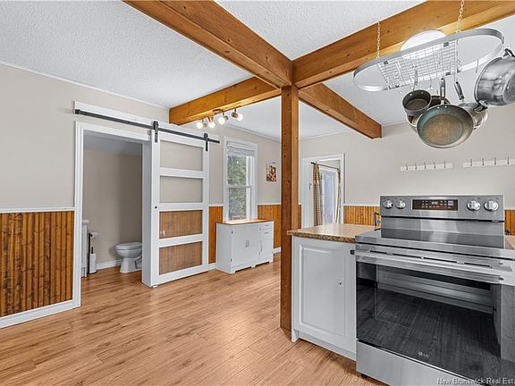 5th image of 24 Canaan Rd S