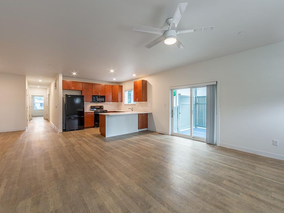 Kitchen & Living Area