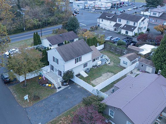 5th image of 1018 Wildwood Ave