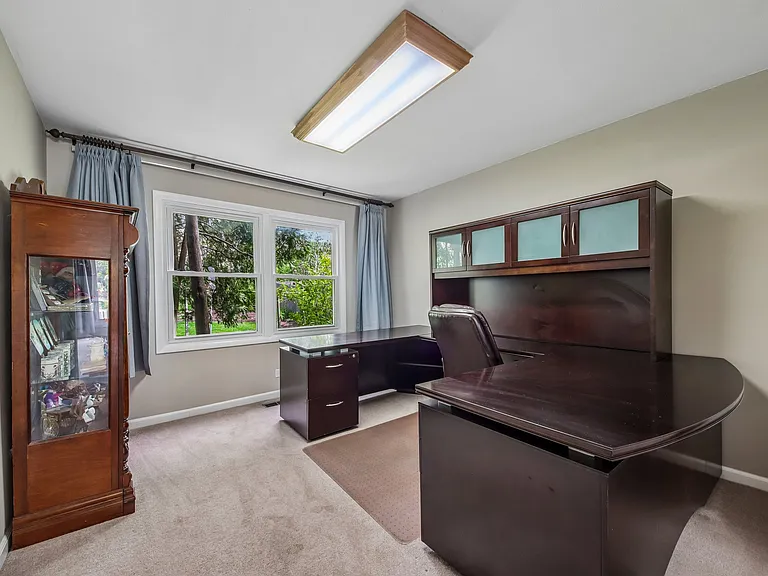 1111 Sara Ln — Photo 45