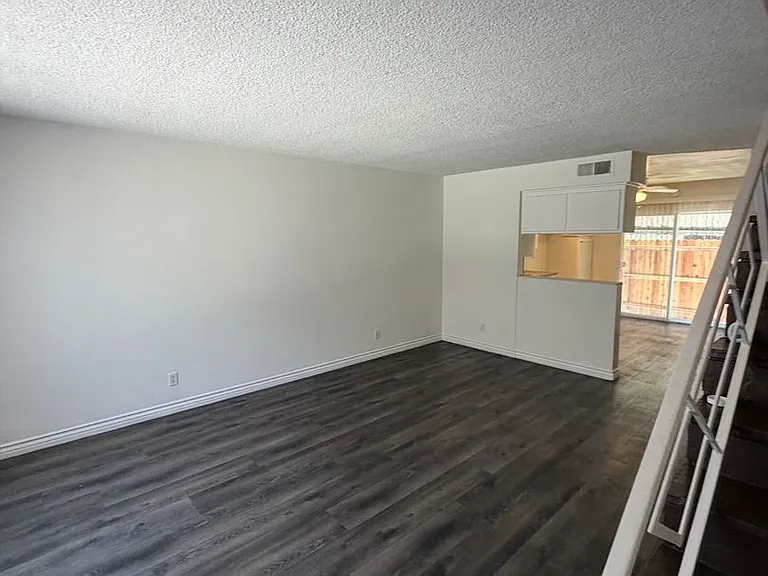 4340 Walnut — Photo 24