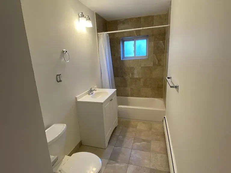 75 Chiswick Rd #7G — Photo 5