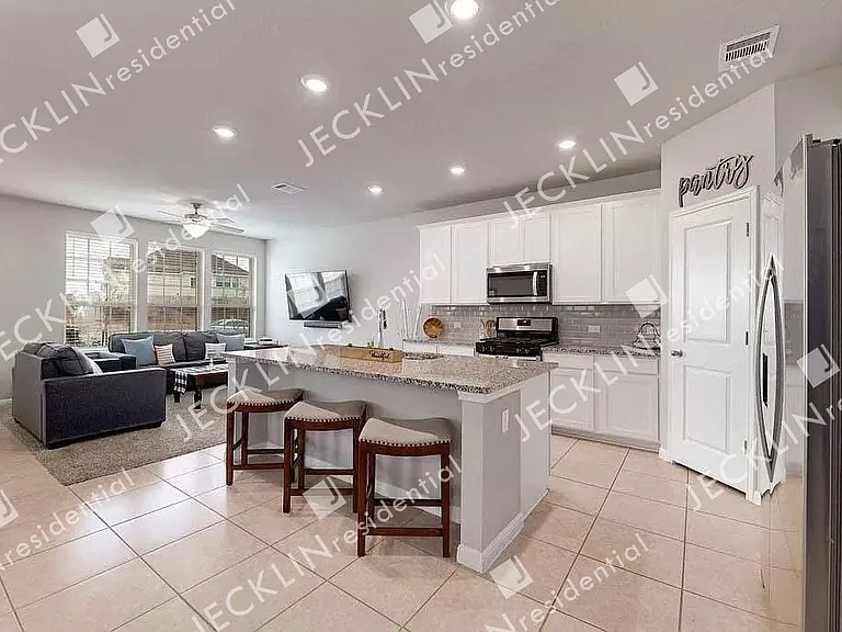 6015 Pleasanton Pkwy — Photo 7