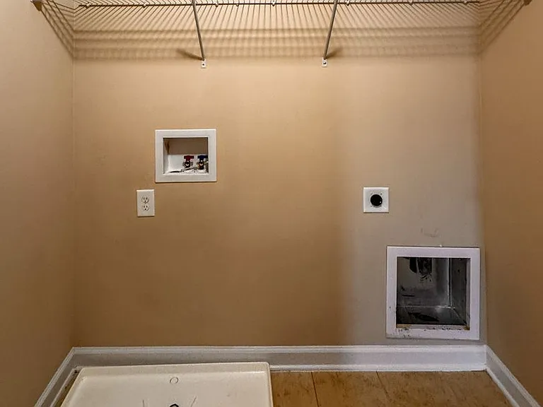 717 Saint Johns Loop — Photo 22