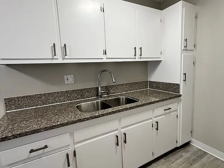 0033 BERRO ASSETS BUILDING — Photo 10