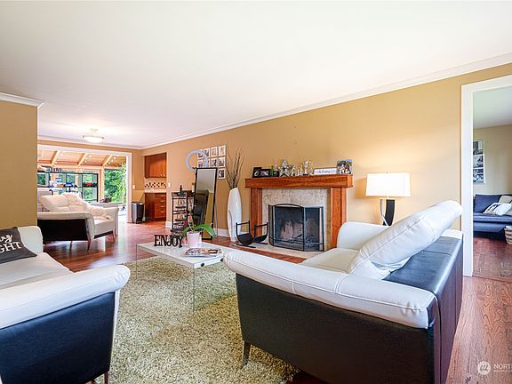 3rd image of 11020 NE 18th Place