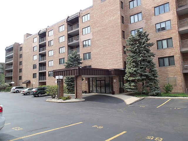 1st image of 901 Center St Unit 401