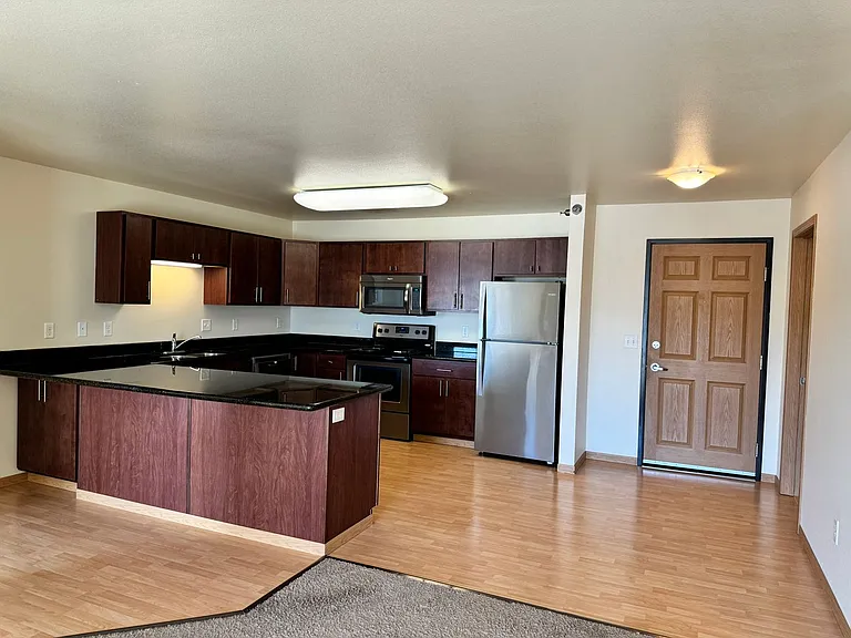 West Lake II Apartments — Photo 109