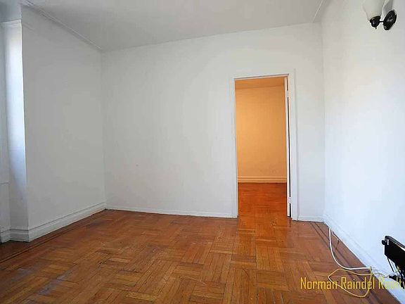 4th image of 150 E 18th St APT 5E