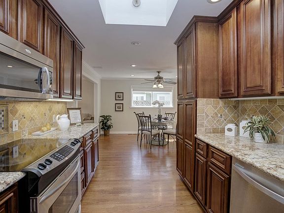 4th image of 2614 Aragon Way