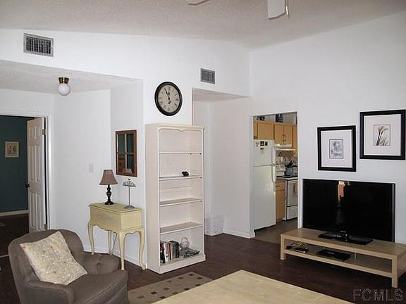 5th image of 11 Club House Dr