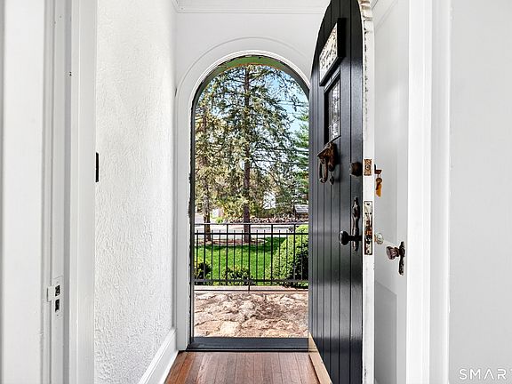 2nd image of 83 Hoyt Street