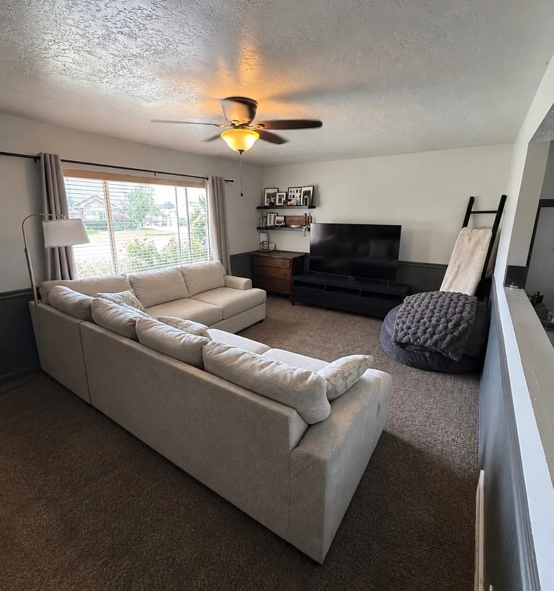 2 bed, 1.5 bath, 1200 sqft, $1,700 — Photo 3