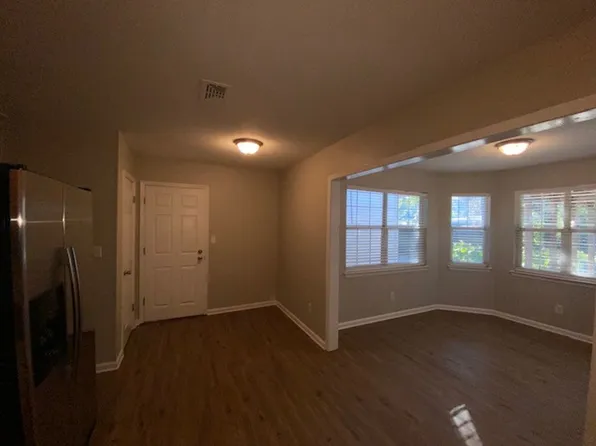 208 20th St, Niceville, FL 32578