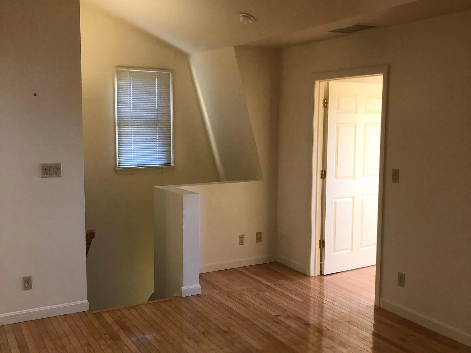 1711 Main St — Photo 2