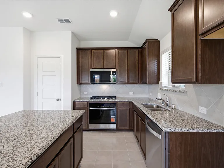 825 Birdie Dr — Photo 14