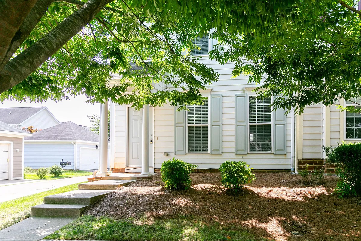 Building Photo - 301 Danbury Ct