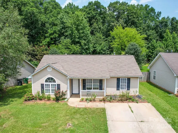 5725 Justins Forest Dr, Charlotte, NC 28212