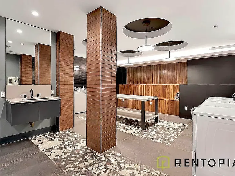 426 Tompkins Ave #3F — Photo 9