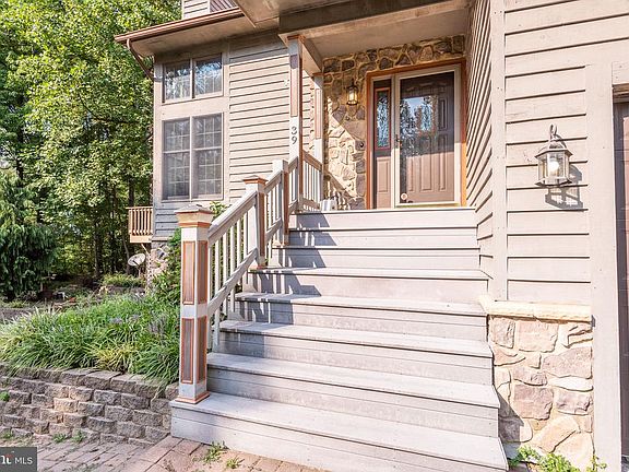 Such an inviting entry way