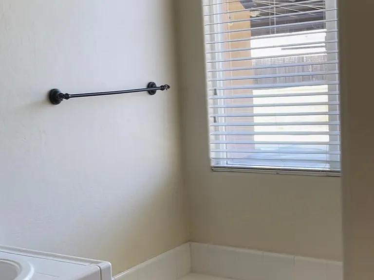 10511 Pinebrook Falls Dr — Photo 25