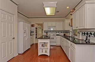 5th image of 165 Creek Side Dr