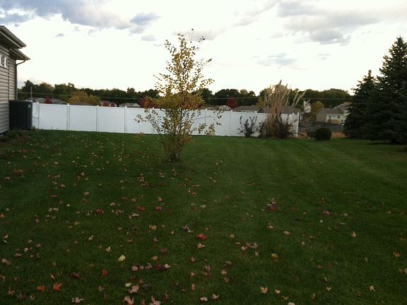 3rd image of 1122 Joy Cir