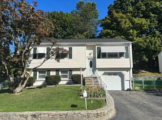 58 Sleepy Hollow Dr, Danbury, CT 06810