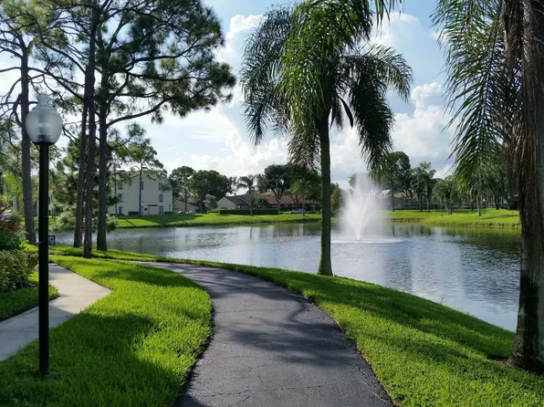 537 Shady Pine Way, West Palm Beach, FL 33415