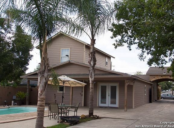 3rd image of 1247 W Mally Blvd