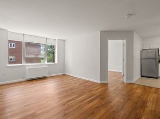 20 Hammond Pond Pkwy APT 302, Newton, MA 02467