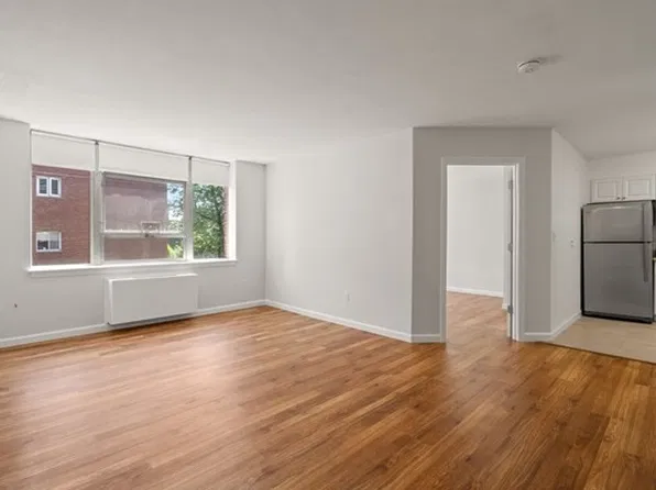 20 Hammond Pond Pkwy, Newton, MA