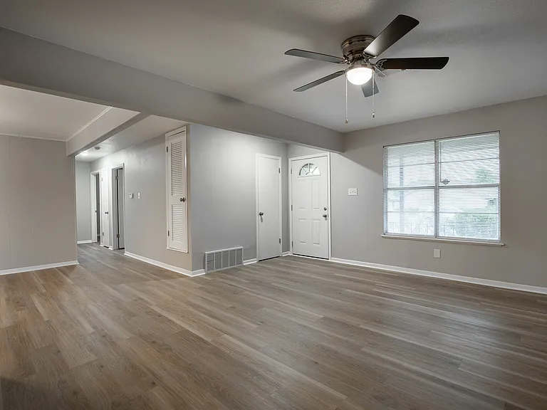 2724 Denise Dr — Photo 5