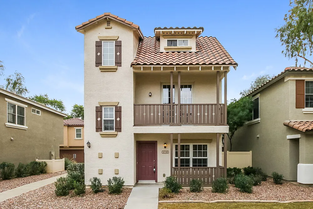 3 bed, 2.5 bath, 1567 sqft, $2,190 — Photo 1