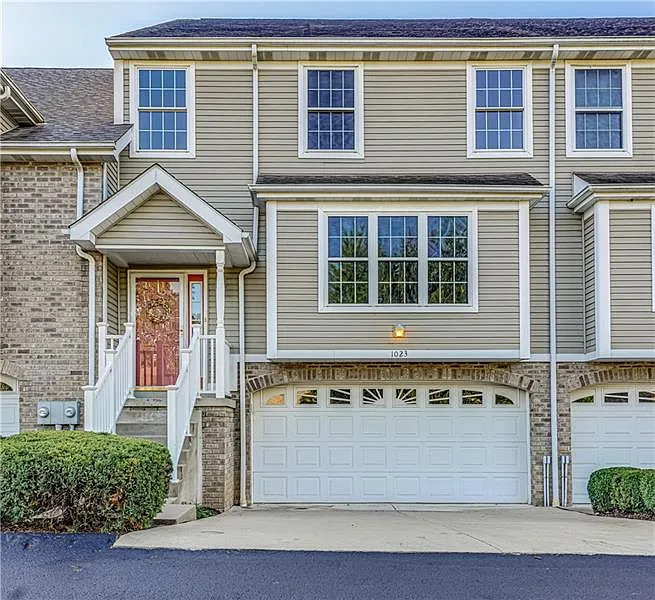 1023 Waterford Ct W photo 1