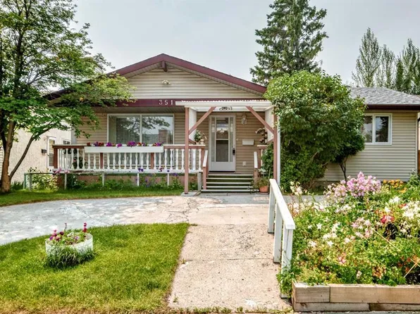 351 W Cedarpark Dr SW, Calgary, AB T2W 2J5