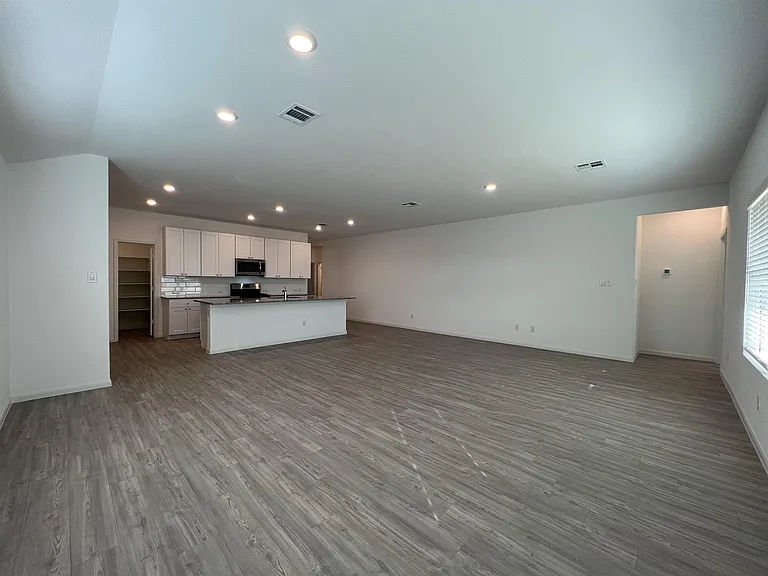 7010 Pail Pl — Photo 15